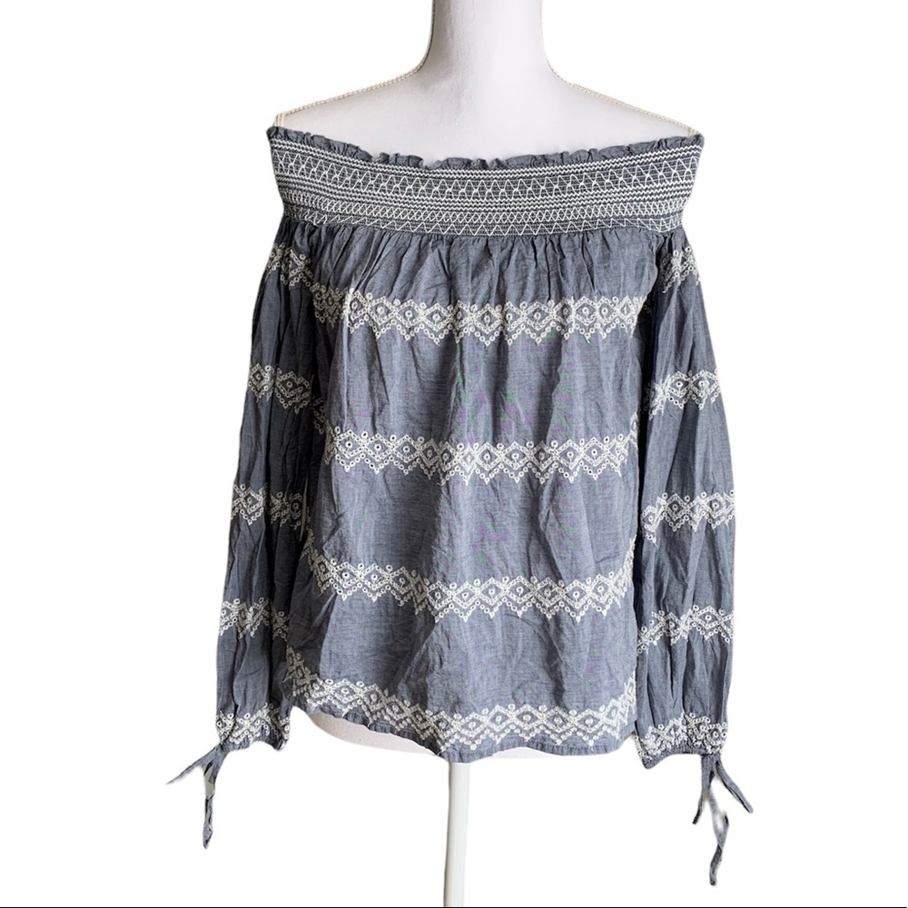 Abercrombie & Fitch 💯% Cotton Off Shoulder Blouse Size XS